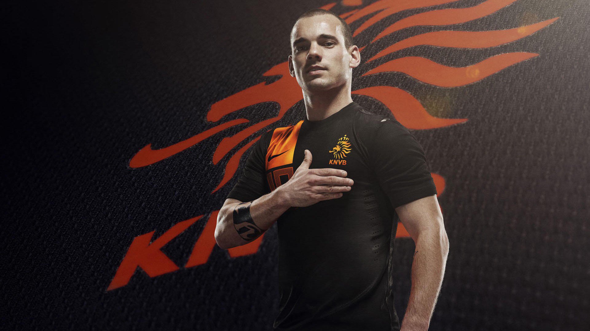 _现场观众热情高涨：气氛点燃比赛热度_，比赛气氛热烈,现场掌声不断