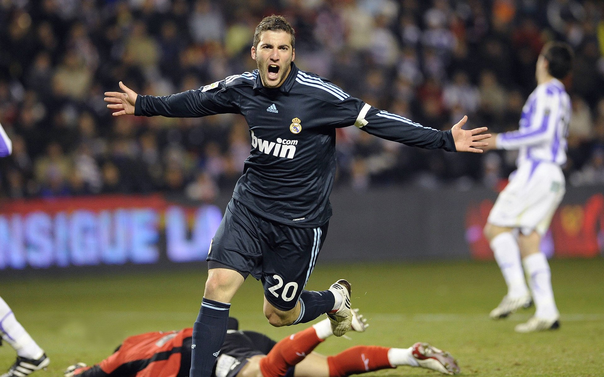 _职业赛场外：运动员的公益行动_，职业运动员 知乎